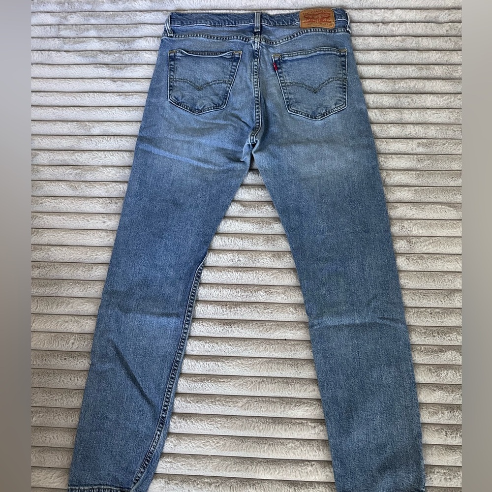 Levi's Men's Classic Straight Blue Jeans - Picture 2 of 4